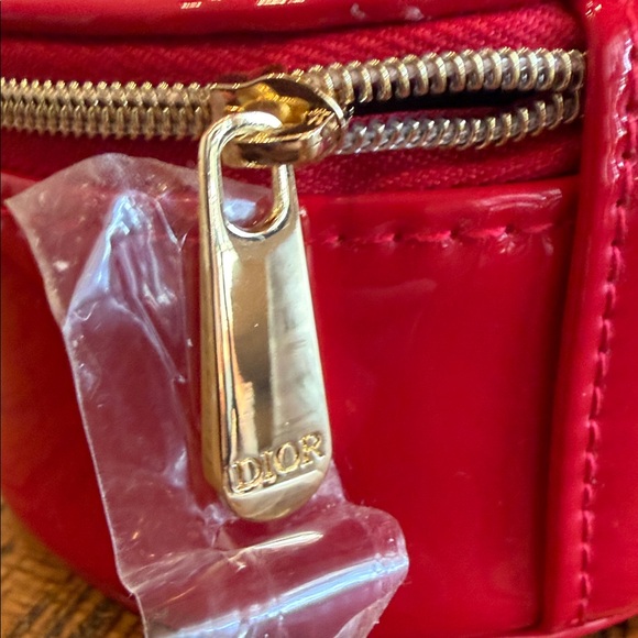 Gorgeous light weight cosmetic bag/ toiletries - Picture 4 of 13